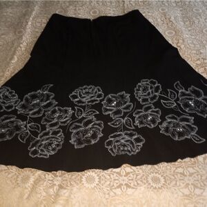 Heart Soul Size 1 A-Line Black Embroidery Flowers Women's Skirt 28" Waist